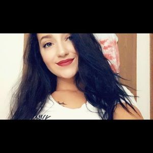 Meet your Posher, Brooke